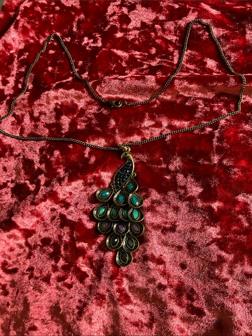 Vintage-Inspired Peacock Teardrop Pendant Necklace - Green